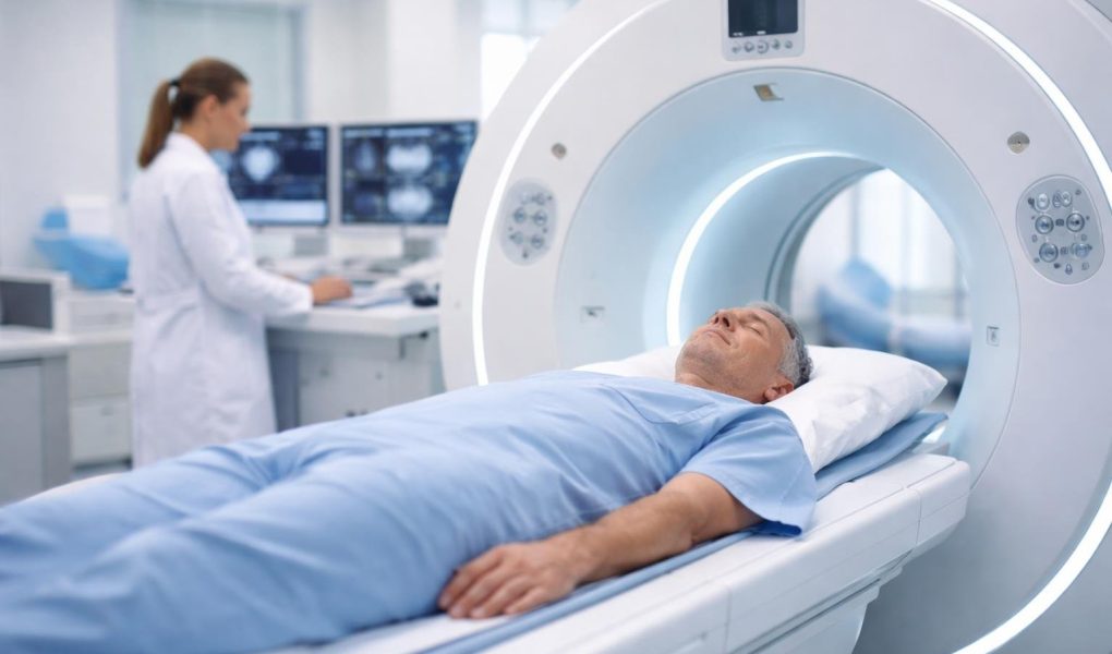 salle-medicale-patient-tep-scan